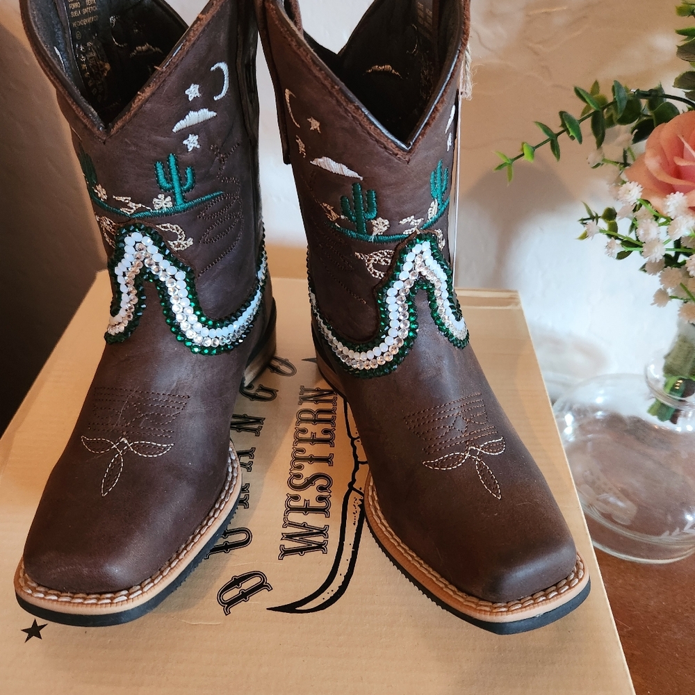 Girls leather boots. Size 10.5